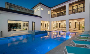 Luxurious 7 Bdrm Mansion with Infinity Pool at Reunion